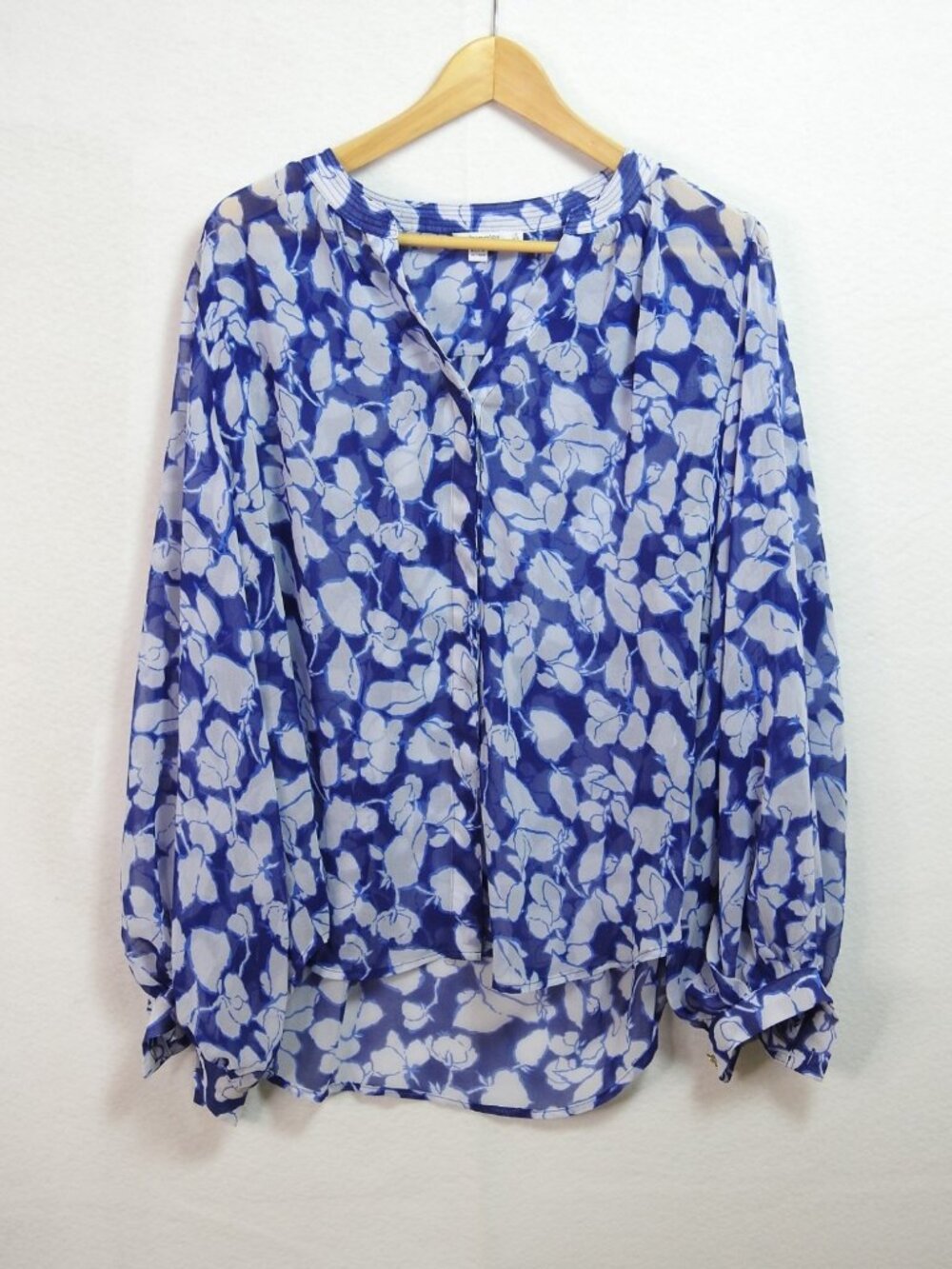 Chico's Georgette Blue White Floral Sheer Blouse Balloon Sleeve Sz 12  2 - Picture 5 of 11
